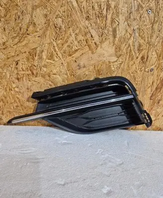 Volkswagen Golf VII Front bumper lower grill