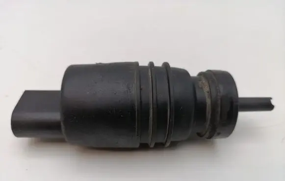 Mercedes-Benz C W203 Windscreen/windshield washer pump