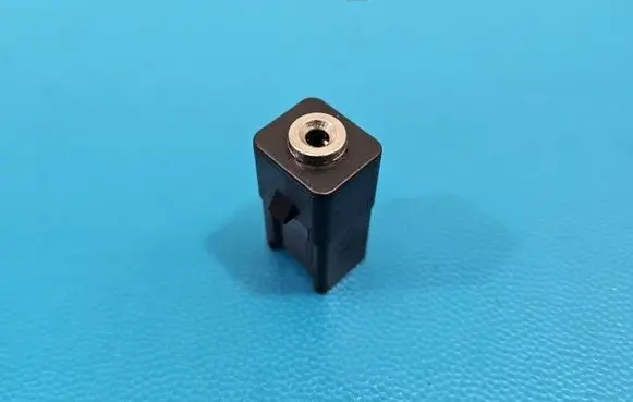 Volvo V70 USB socket connector 31285608 IMPRK1587534