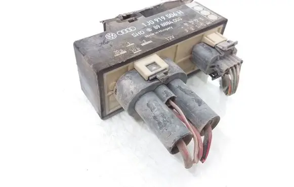 Volkswagen Golf IV Coolant fan relay 1J0919506H 898884000