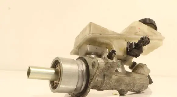 Toyota Avensis T250 Master brake cylinder 25113479