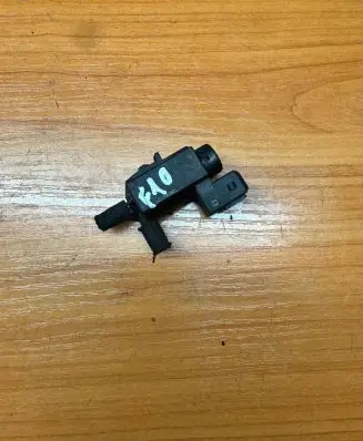 BMW 5 F10 F11 Turbo solenoid valve 7810831 0231800