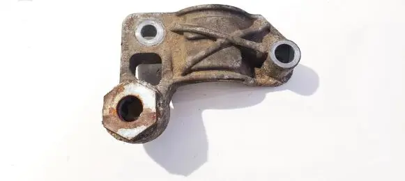 Mercedes-Benz CLS C219 Engine mounting bracket a2113231226
