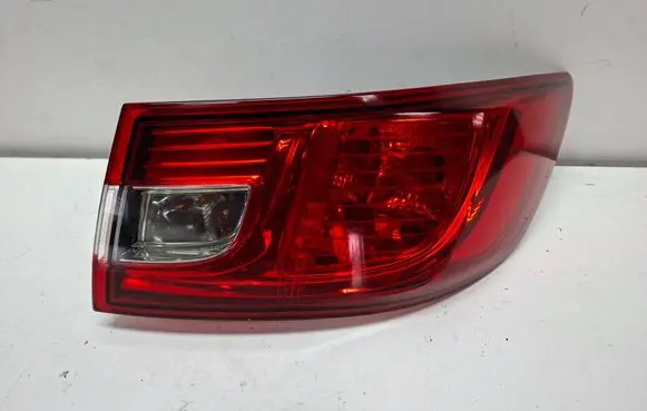 Renault Clio IV Rear/tail lights S27639844 265509846R