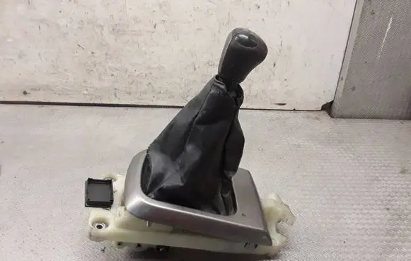 Nissan X-Trail T30 Gear shifter/selector 