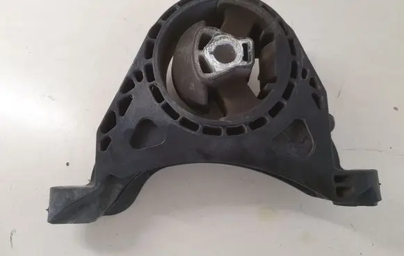 Opel Insignia A Engine mount bracket 13227769