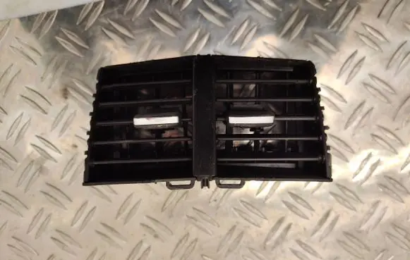 Ford Mondeo MK V Rear air vent grill DS7319C570A
