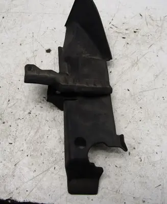 Honda CR-V Fender mounting bracket 74207-T1GA-G0