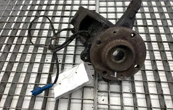 Peugeot 207 Front wheel hub spindle knuckle 