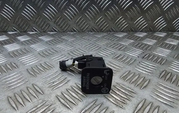 Toyota Prius (XW30) Passenger airbag on/off switch 