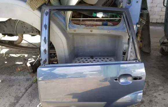Ford Fiesta Rear door