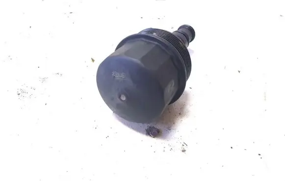 Mercedes-Benz C W204 Oil filter cover A2721800138