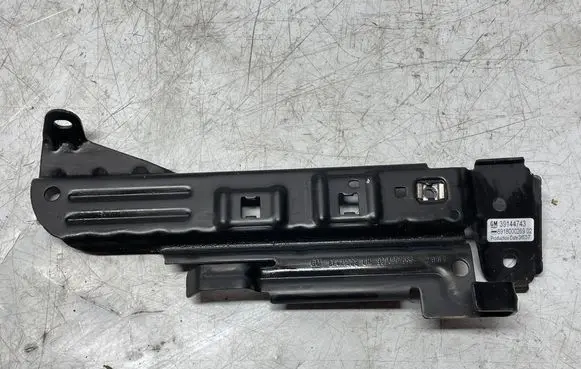 Opel Insignia B Seat belt height adjuster 39144743