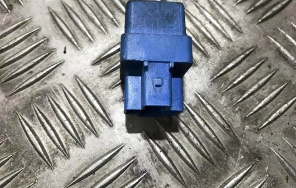 Nissan Primera Other relay 252309f900 4ra94001065
