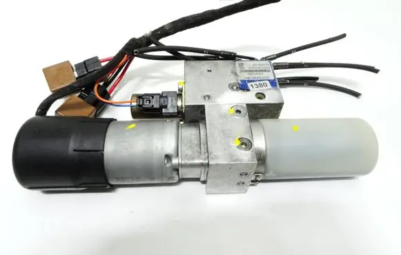 Opel Tigra B Convertible roof hydraulic pump 93162375 HB70545002