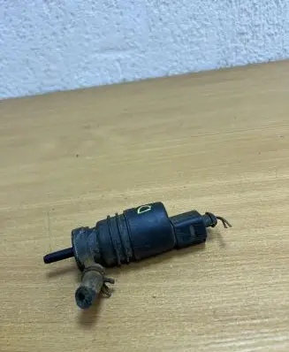Mercedes-Benz E W210 Windscreen/windshield washer pump A0335450228 D7648