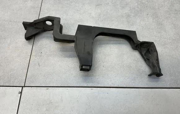 Skoda Superb B8 (3V) Front bumper mounting bracket 3V0805308
