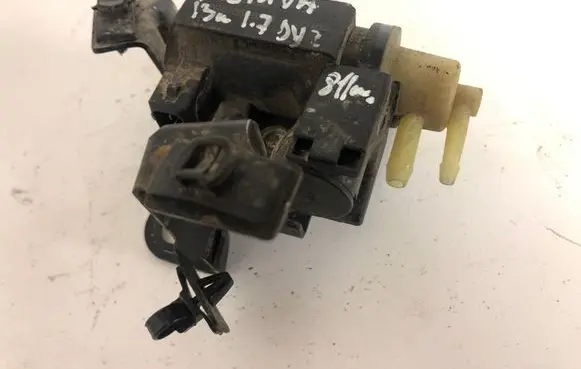 Vacuum valve