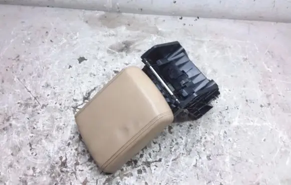 Volkswagen Touareg I Armrest 7L6863762L
