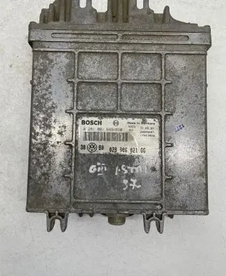 Volkswagen Golf III Engine control unit/module 028906021GG 28SA3207 0281001649