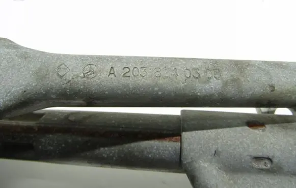 Mercedes-Benz C W203 Front wiper linkage A2038200505