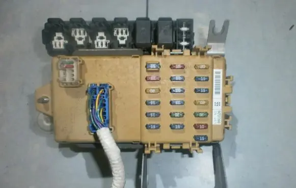 Fuse box set