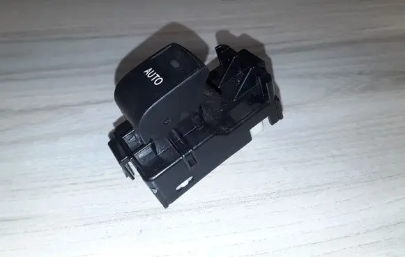 Toyota Prius (XW30) Electric window control switch R192801