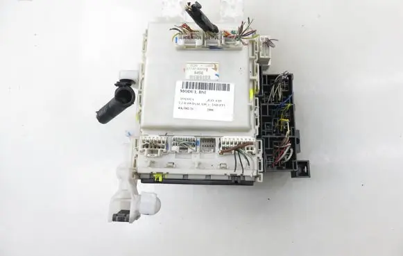 Toyota RAV 4 (XA30) Central body control module 8273042020