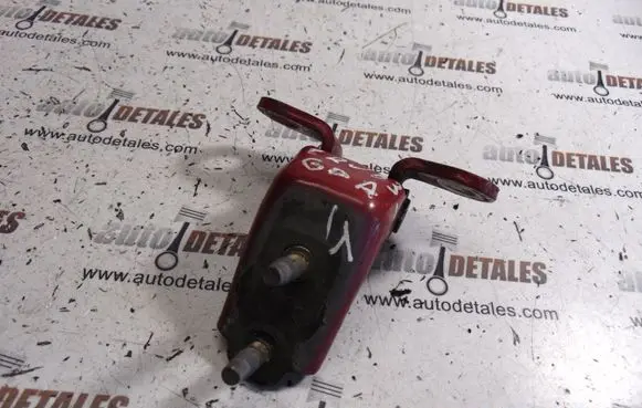Honda CR-V Rear door lower hinge