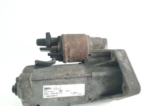 Opel Vivaro Starter motor 233000106R