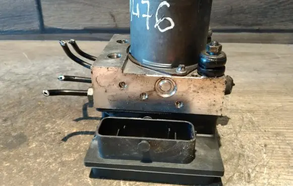 Audi A6 S6 C6 4F ABS Pump 4F0910517AC007 4F0614517T01