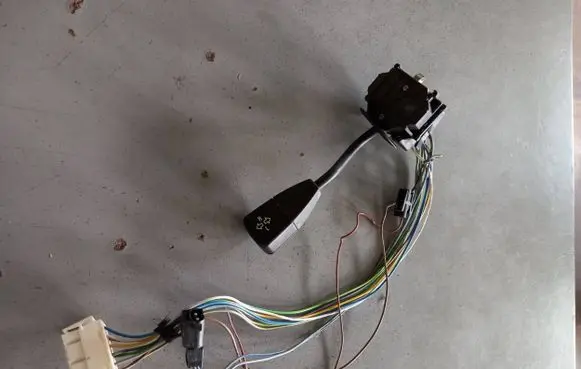 BMW 5 E34 Indicator stalk 1378139