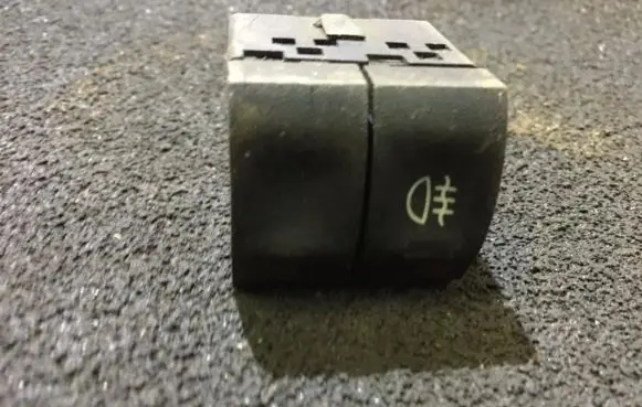 Fog light switch