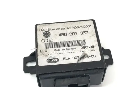 Volkswagen PASSAT B5 Light module LCM 4B0907357