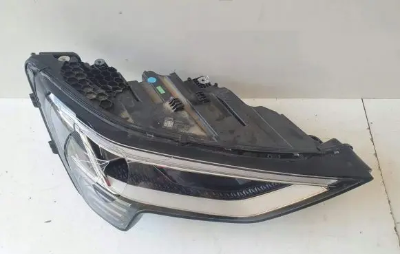 Audi e-tron Headlight/headlamp 4KE941040