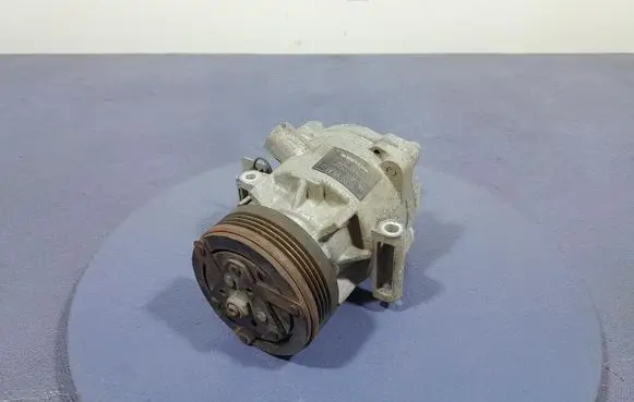 Suzuki Swift II Air conditioning (A/C) compressor (pump) 9520068LA1