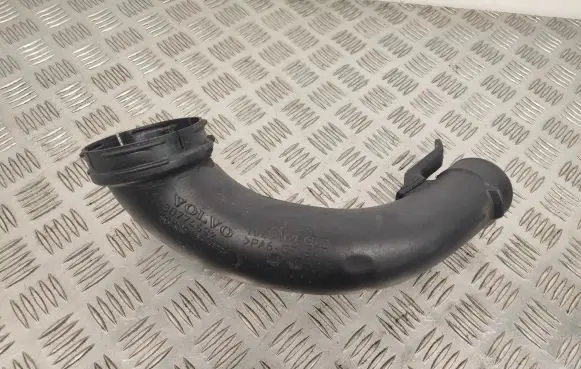 Volvo V60 Turbo air intake inlet pipe/hose 30774692