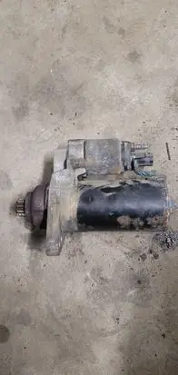Volkswagen Polo IV 9N3 Starter motor 1005831311