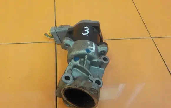 Jaguar S-Type EGR thermostat 4R8Q9D475B