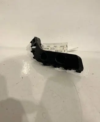 Jeep Grand Cherokee Front bumper mounting bracket 68144219AE