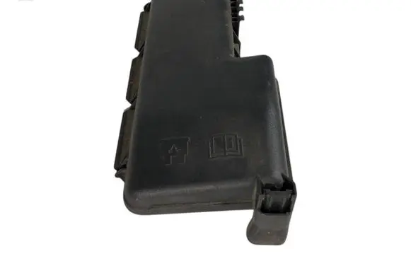 Volvo XC70 Fuse box cover 30728133 30772921