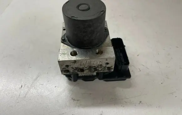 BMW 5 E60 E61 ABS Pump 6775730