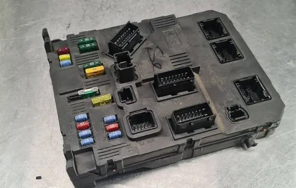 Peugeot 407 Comfort/convenience module 9655221080 S120104700J BSIS0200