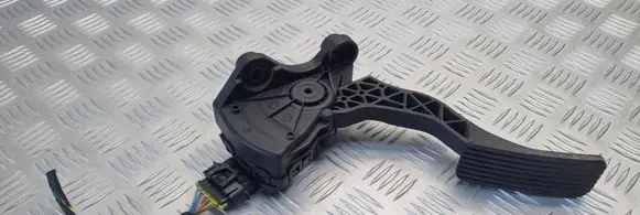 KIA Ceed Accelerator throttle pedal 070919J0023 32700XXXXX
