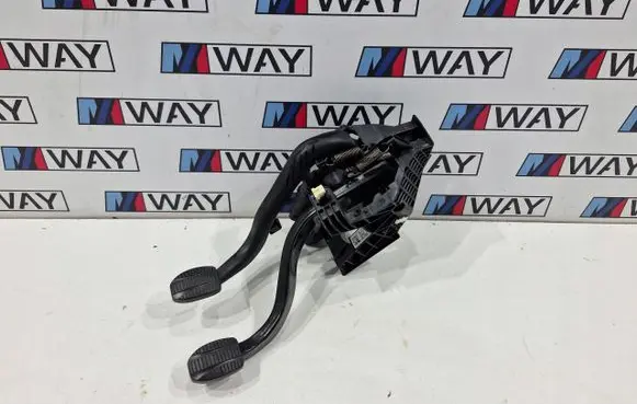 BMW 2 F46 Brake pedal 