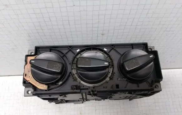 Volkswagen Golf III Climate control unit 1H0819045 1H0819045A 1H0820045
