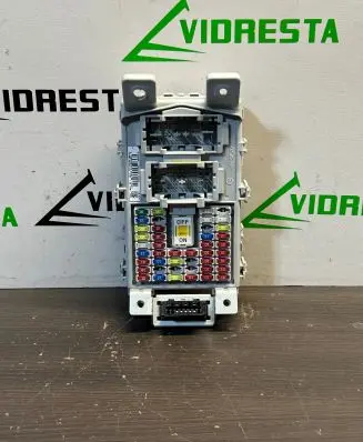 Hyundai i20 (GB IB) Fuse module 9698009010 69S106985 ZL7006979J