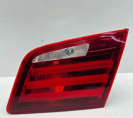 Tailgate rear/tail lights