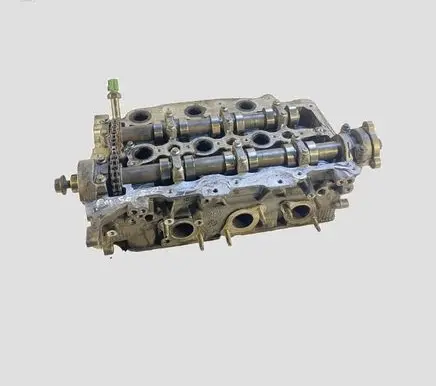Land Rover Discovery 4 - LR4 Engine head PM9X2Q 6C064CA