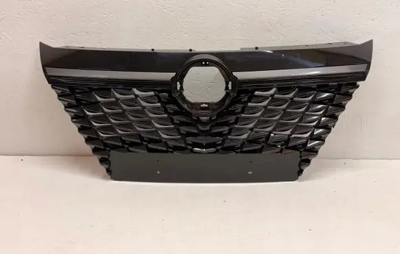 Nissan Qashqai J12 Front bumper upper radiator grill 62310HN10A